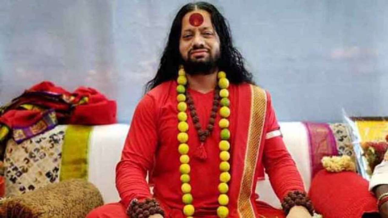 महात्मा गांधी पर अपमानजनक टिप्पणी मामला: अब कालीचरण को ठाणे पुलिस ने किया गिरफ्तार