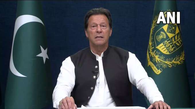 राष्ट्र के नाम संबोधन में बोले इमरान खान, ‘किसी के सामने नहीं झुकुंगा, आखिर तक लड़ुंगा’