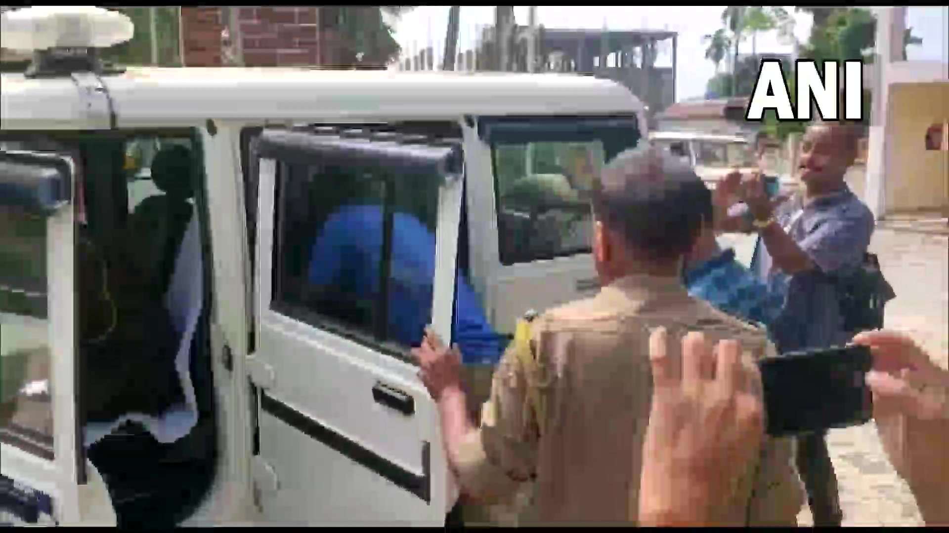 देश के कई राज्यों में PFI के खिलाफ ऑपरेशन जारी, दिल्ली और यूपी से भी गिरफ्तारी