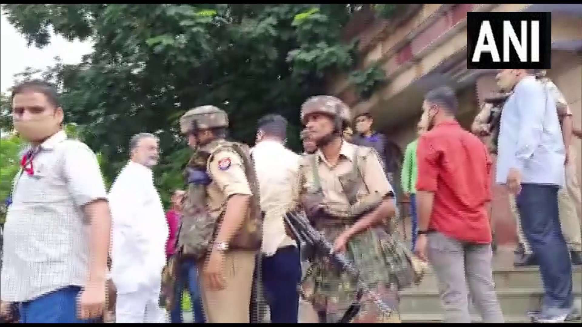 उत्तर प्रदेश : पुलिस ने मुख्तार अंसारी को गैंगस्टर एक्ट के मामले में कोर्ट में पेश किया