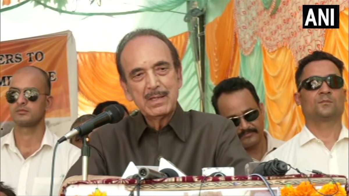कांग्रेस ने मुझ पर मिसाइलें दागीं, मैंने केवल 303 राइफल से जवाबी कार्रवाई की : आज़ाद