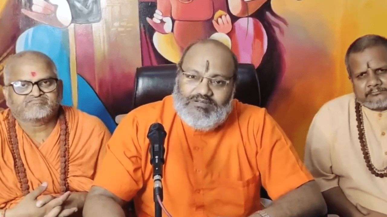 यति नरसिंहानंद के खिलाफ मामला दर्ज, कही थी एएमयू और मदरसों को ध्वस्त करने की बात
