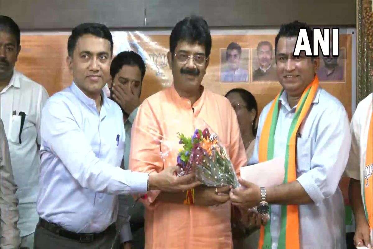 गोवा कांग्रेस  को तगड़ा झटका