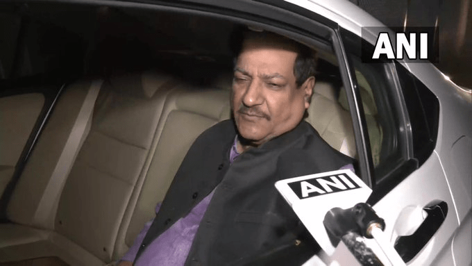 अध्यक्ष पद के चुनाव से पहले एक्टिव हुए G-23 नेता, दिल्ली में बैठक, गहलोत से मिले आनंद शर्मा