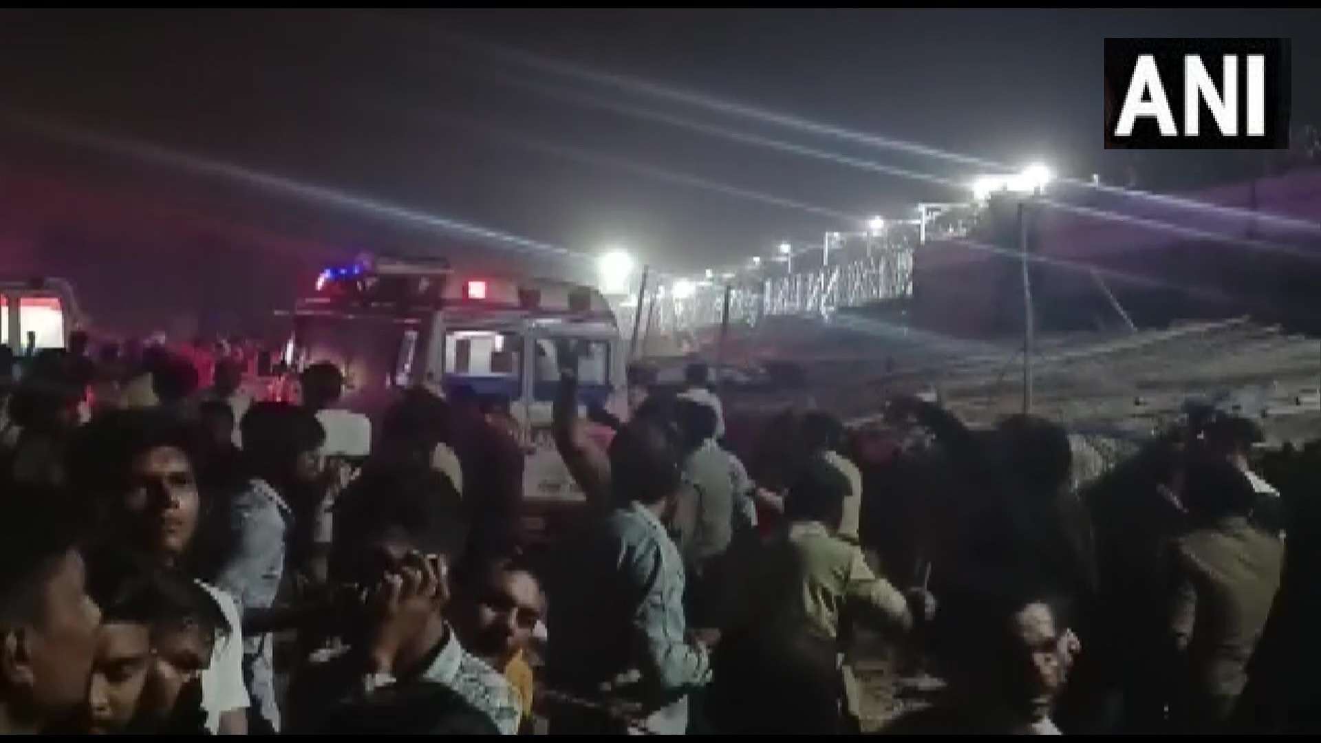 गुजरात के मोरबी में केबल ब्रिज गिरा, कई मौतें