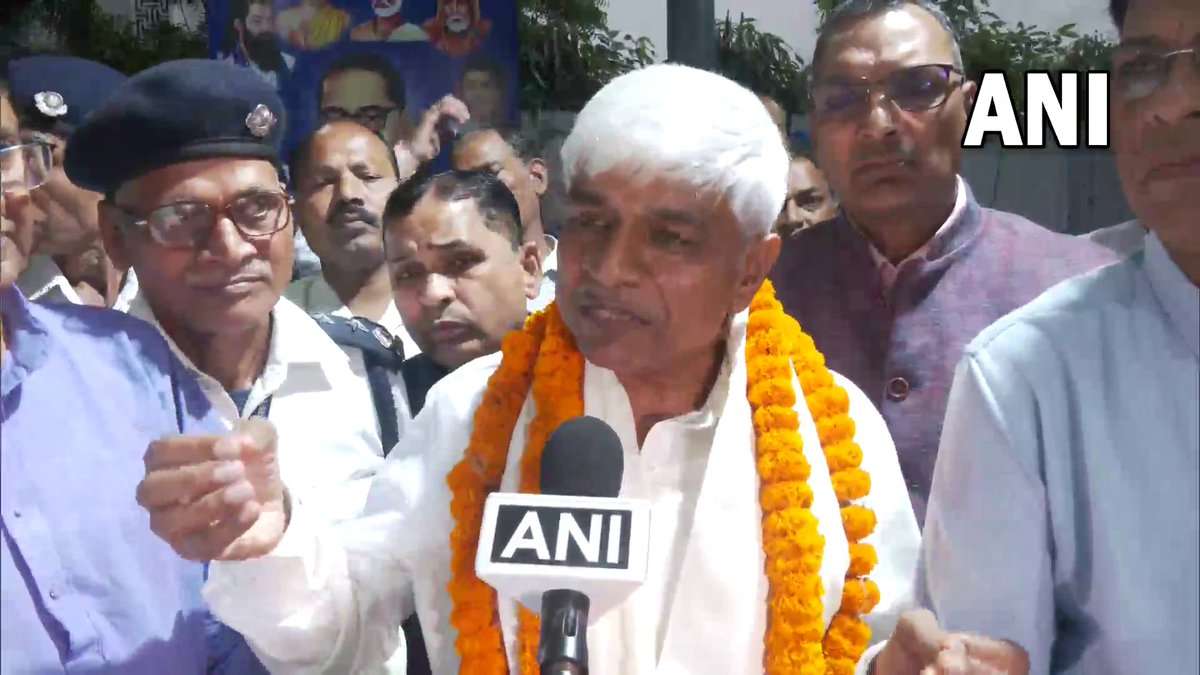 केजरीवाल के मंत्री राजेंद्र पाल गौतम का इस्तीफा, हिन्दू देवी देवताओं को लेकर कही थी ये बात