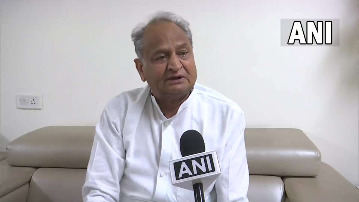 गहलोत बोले ‘मोरबी हादसे के कारण कांग्रेस ने स्थगित की परिवर्तन संकल्प यात्रा, लेकिन बीजेपी के कार्यक्रम जारी