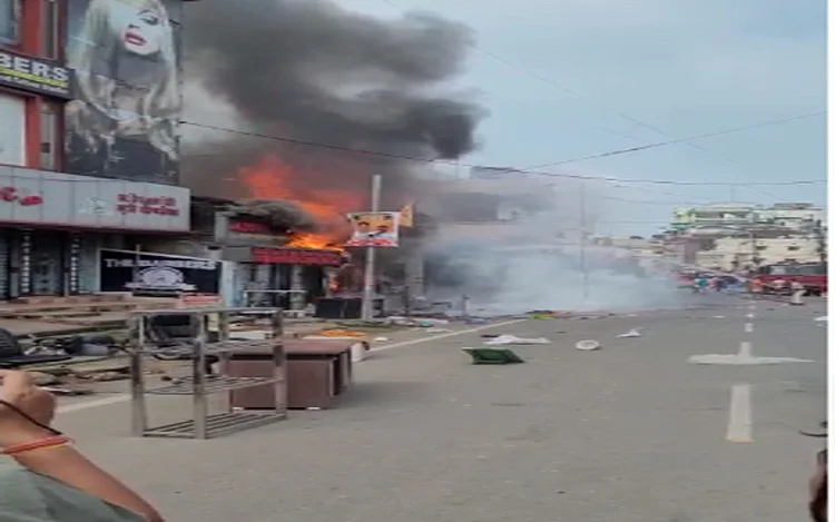 Ranchi : रांची में धू-धू कर जलने की दुकान, गैस रिफिलिंग दुकान में रखा सिलेंडर किया ब्लास्ट