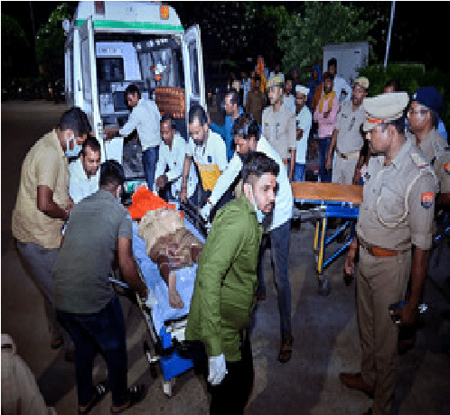 उप्र : भदोही दुर्गा पूजा पंडाल आग : मृतक संख्या बढ़कर पांच हुई, आयोजकों के खिलाफ मामला दर्ज