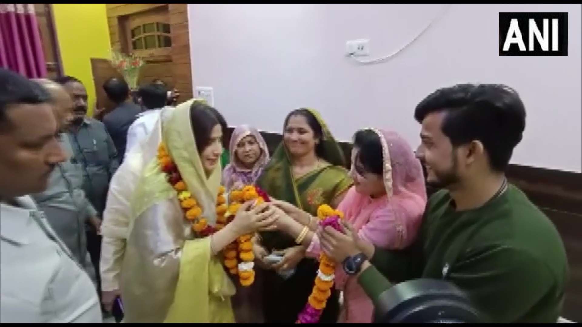 मैनपुरी में एकतरफा होता जा रहा लोकसभा उपचुनाव