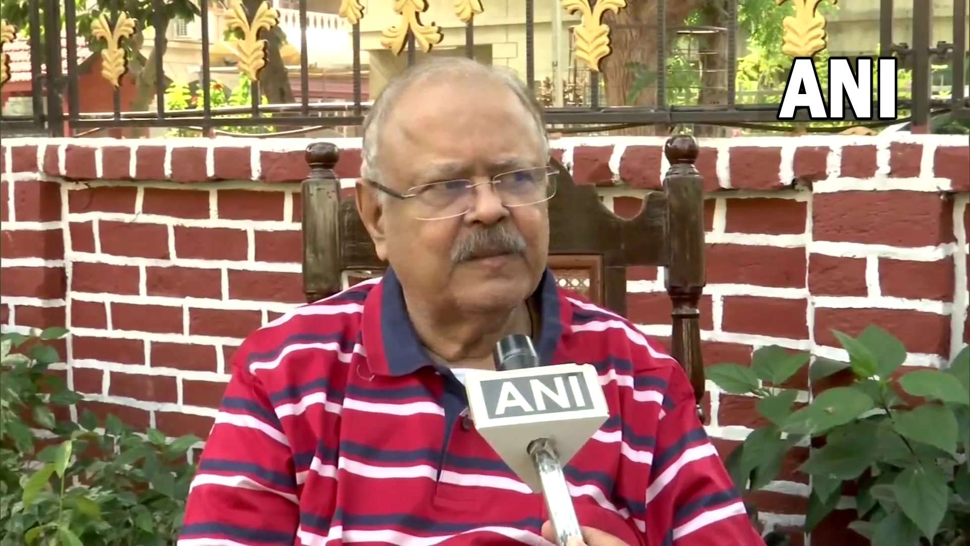 गुजरात में चुनाव से चंद दिनों पहले 4 बार के बीजेपी विधायक और पूर्व मंत्री की कांग्रेस में एंट्री