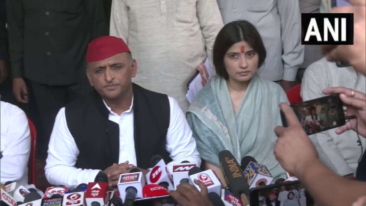 उपचुनाव: मैनपुरी लोकसभा सीट पर अखिलेश यादव की पत्नी डिंपल यादव ने किया नामांकन