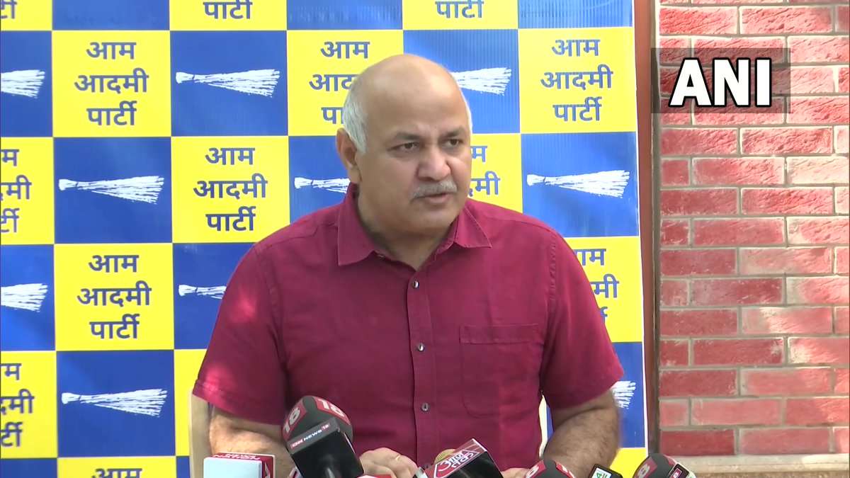 सिसोदिया ने BJP, उपराज्यपाल पर शिक्षक प्रशिक्षण कार्यक्रम को ठप करने का आरोप लगाया