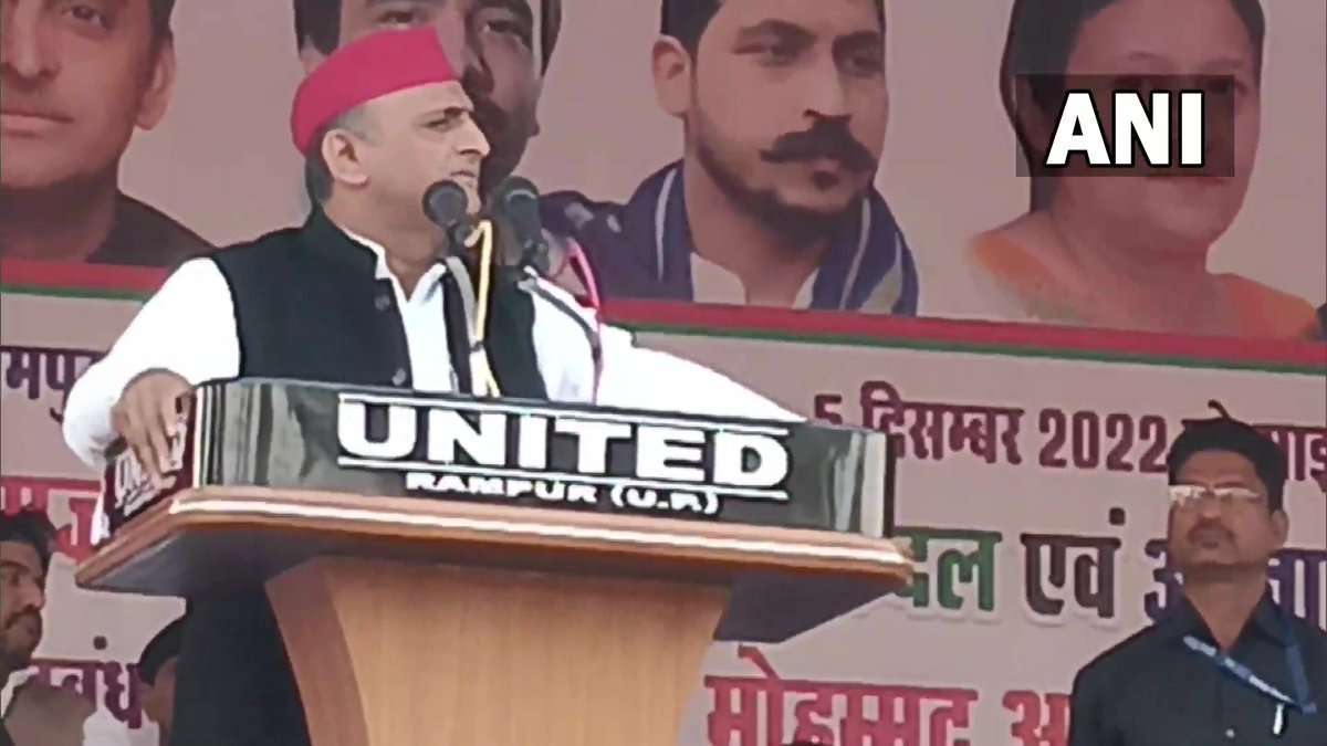 अखिलेश ने डिप्टी सीएम को दिया ऑफर, 100 विधायक लाओ- जब चाहो सीएम बन जाओ