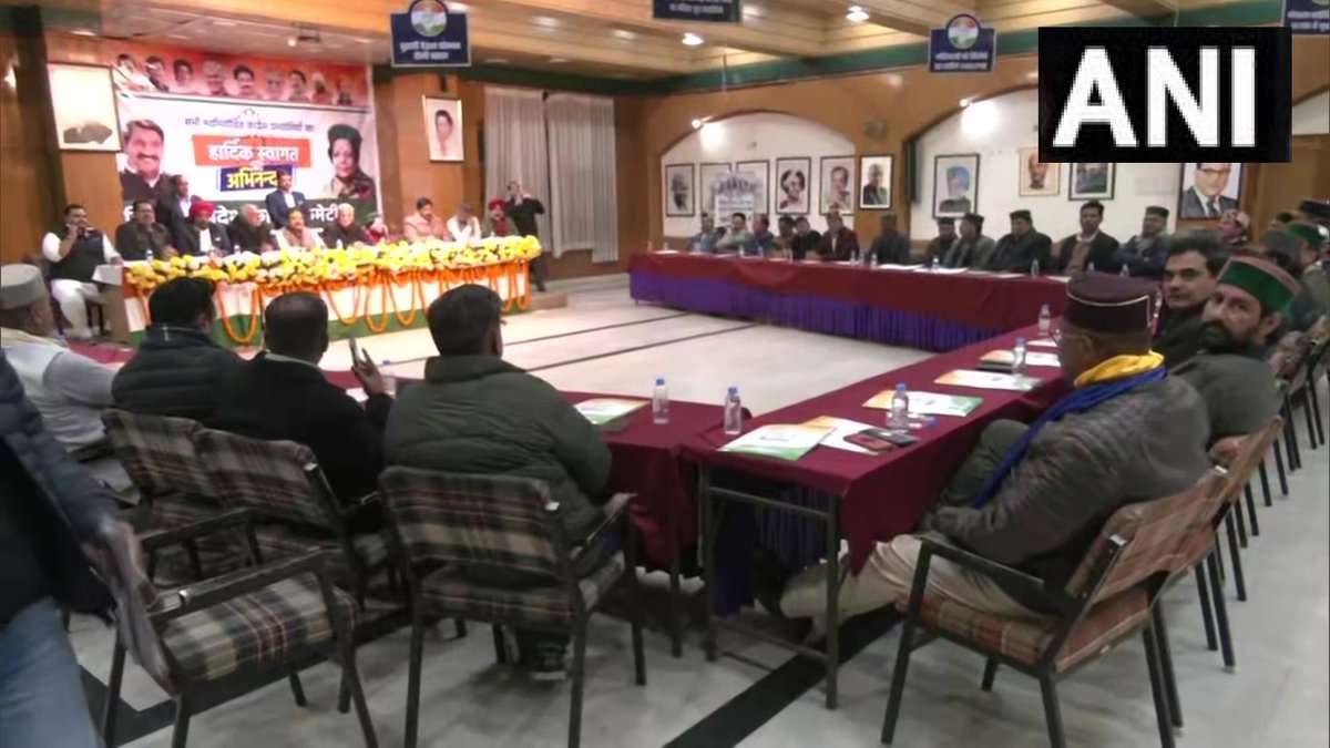 हिमाचल प्रदेश में कांग्रेस विधायक दल की बैठक, मुख्यमंत्री का निर्णय हाईकमान पर छोड़ा