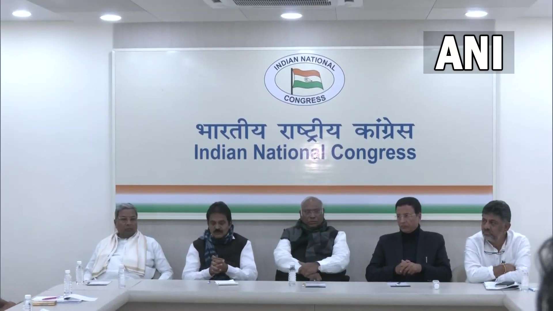 कांग्रेस ने की पहलगाम हमले पर संसद का विशेष सत्र बुलाने की मांग