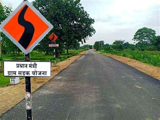कांग्रेस का आरोप: मणिपुर में PMGSY में हुआ 1,700 करोड़ का घोटाला, CBI जांच की मांग