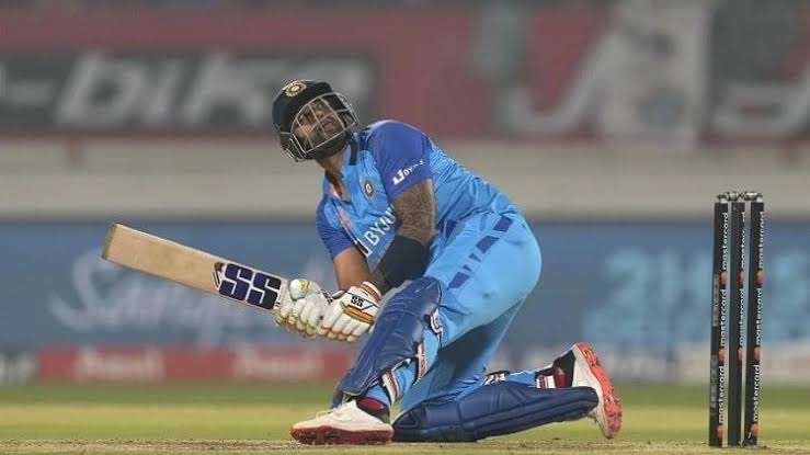 सूर्य के ताबड़तोड़ शतक के बाद भारत का स्कोर 225 के पार 