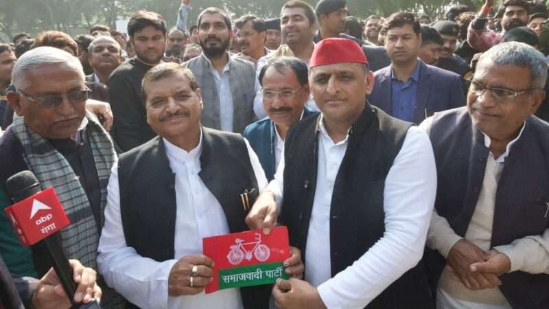 घोसी में सपा की जीत का क्रेडिट ले गए शिवपाल, सपा के लिए बनाई 2024 की राह