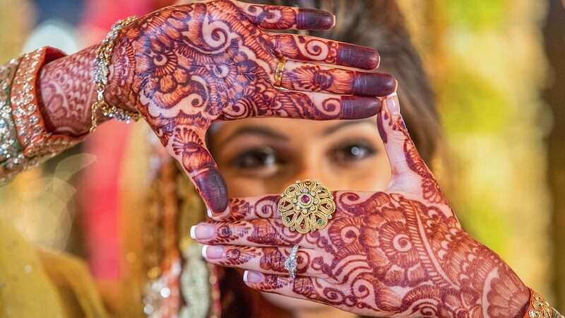 बहू और बेटी में फर्क करता समाज