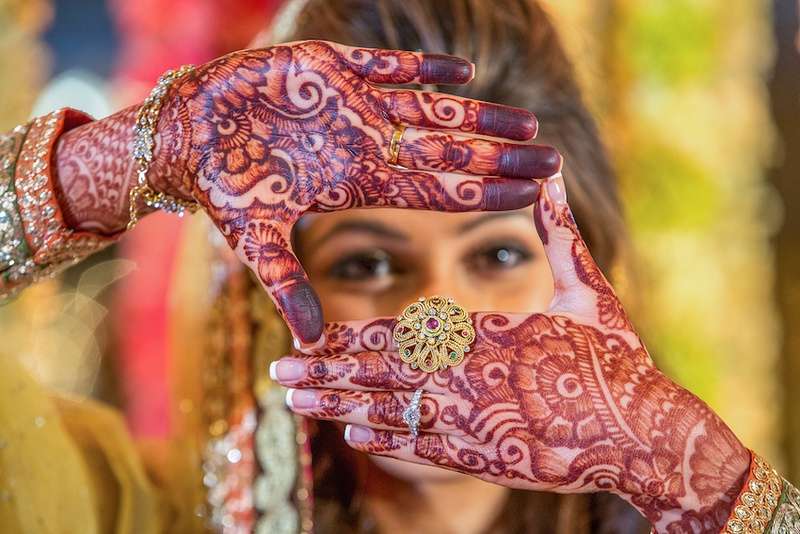 बहू और बेटी में फर्क करता समाज