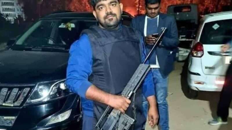 कथित गौ रक्षक मोनू मानेसर गिरफ्तार, राजस्थान पुलिस के हवाले किया जायेगा