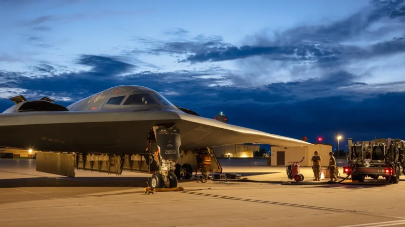 इज़राइल-ईरान युद्ध में कूदा अमेरिका, बदले में ईरान ने इज़राइल पर किए ताबड़तोड़ हमले