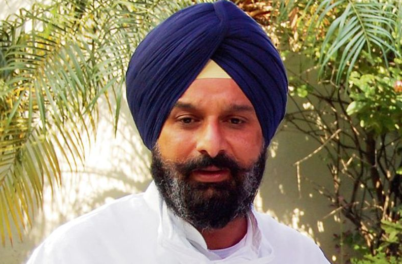 अकाली दल नेता बिक्रम मजीठिया गिरफ्तार, केजरीवाल बोले- कितना भी बड़ा नेता हो बख्शा नहीं जाएगा