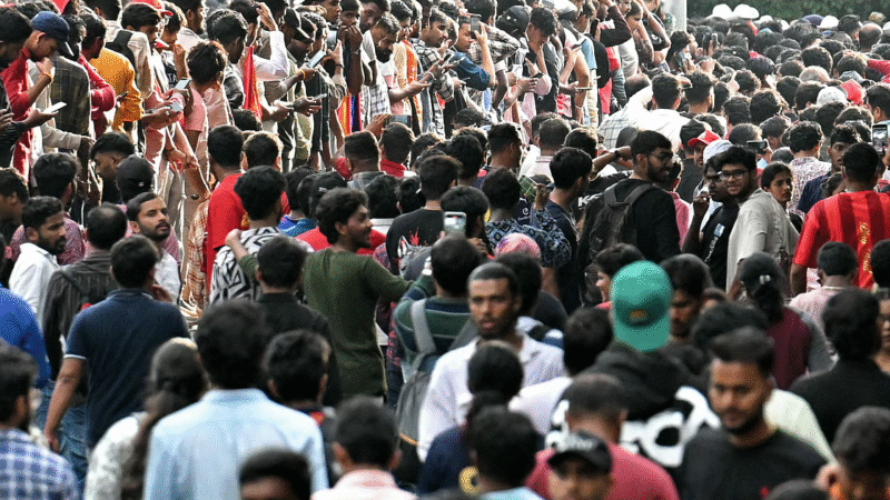 बेंगलुरु भगदड़ मामले में RCB के खिलाफ FIR, मृतकों को 10-10 लाख रूपये देगी RCB