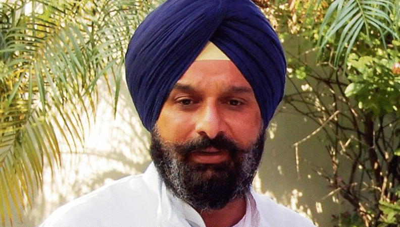 अकाली दल नेता बिक्रम मजीठिया गिरफ्तार, केजरीवाल बोले- कितना भी बड़ा नेता हो बख्शा नहीं जाएगा