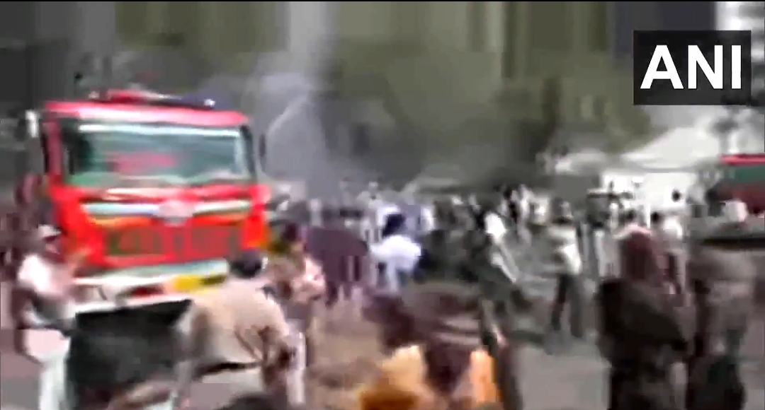 अहमदाबाद से लंदन जा रहा एयर इंडिया का प्लेन क्रैश, 242 यात्री थे सवार