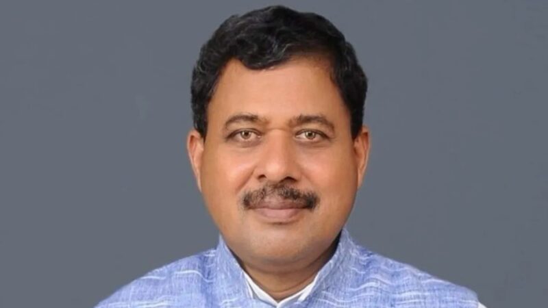 SIR पर चुनाव आयोग को कटघरे में खड़ा करने वाले जेडीयू सांसद को पार्टी का नोटिस